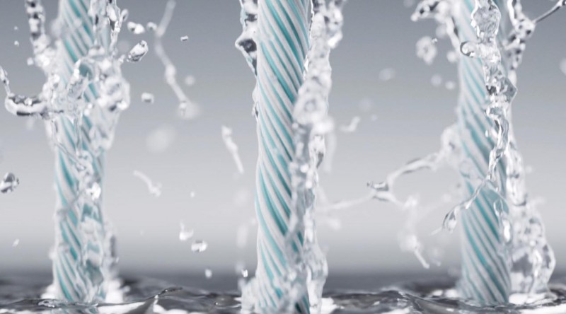 利郎创新“利耐丝”材料，一次棉与化纤关系的深度重塑